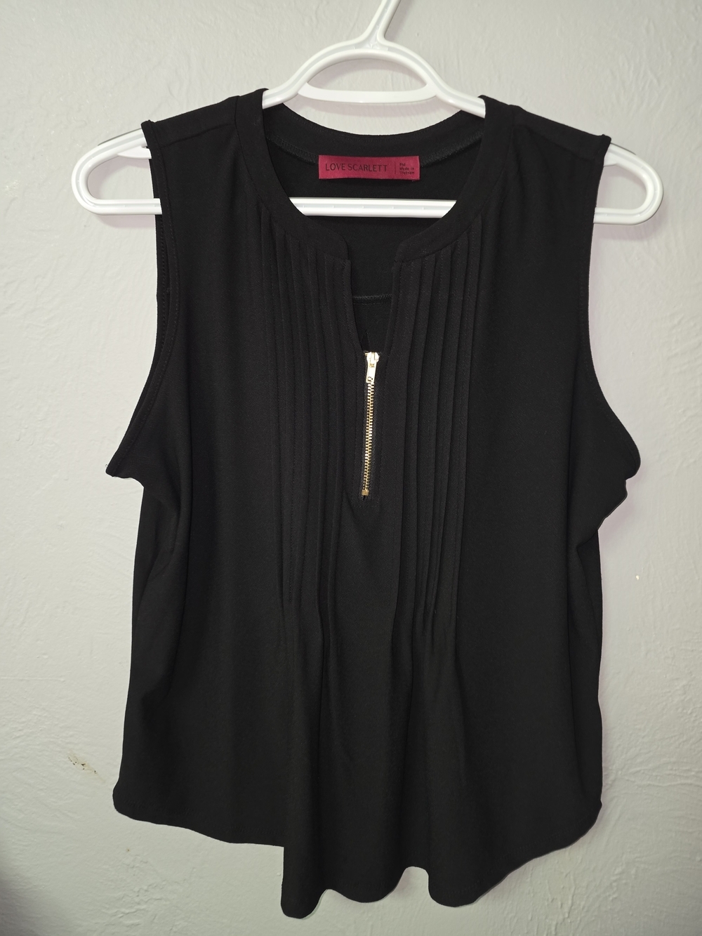 Scarlett Black Sleeveless Pintuck Zip-Front Camisole
